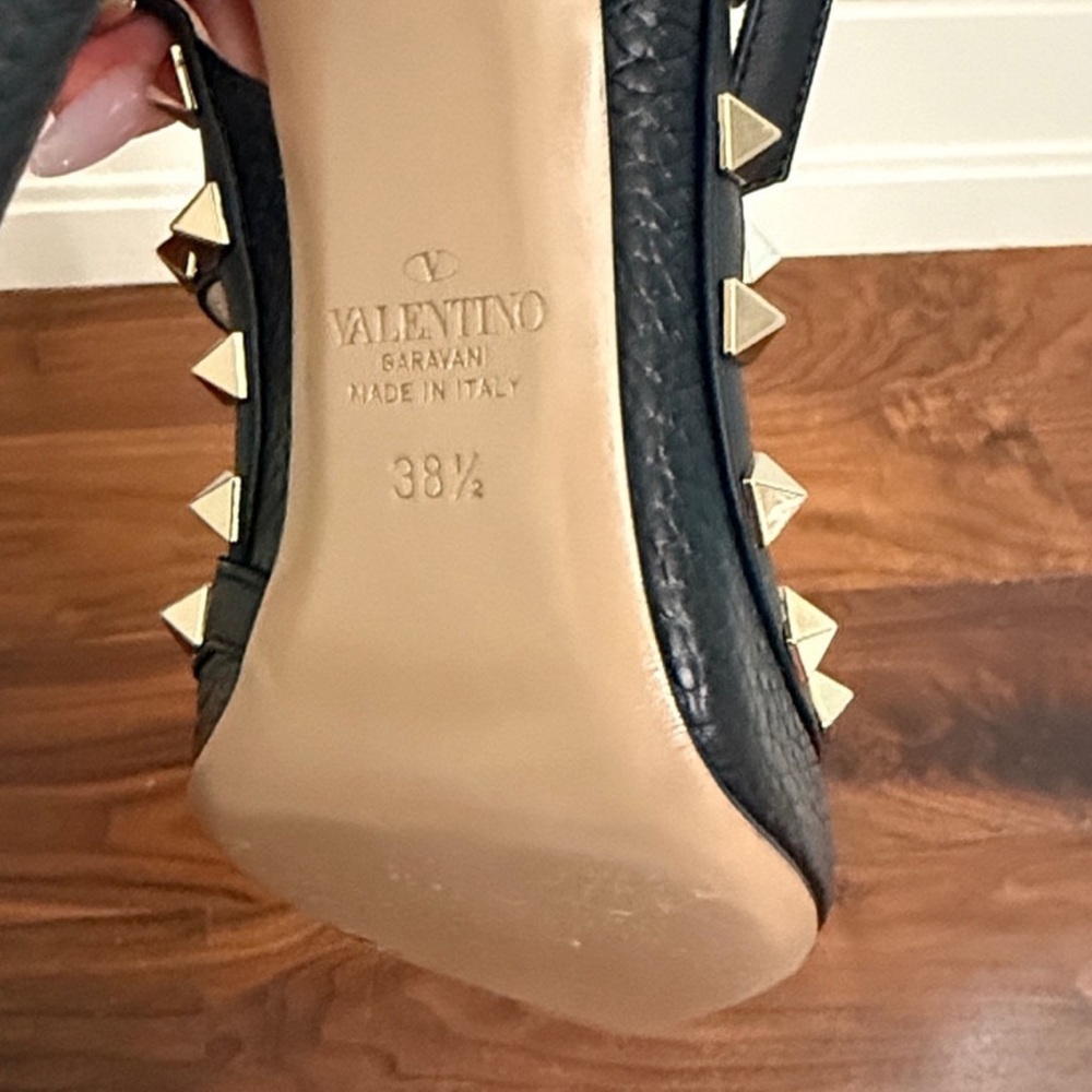 Valentino Garavani Black Heels with Gold Accents - Picture 5 of 6